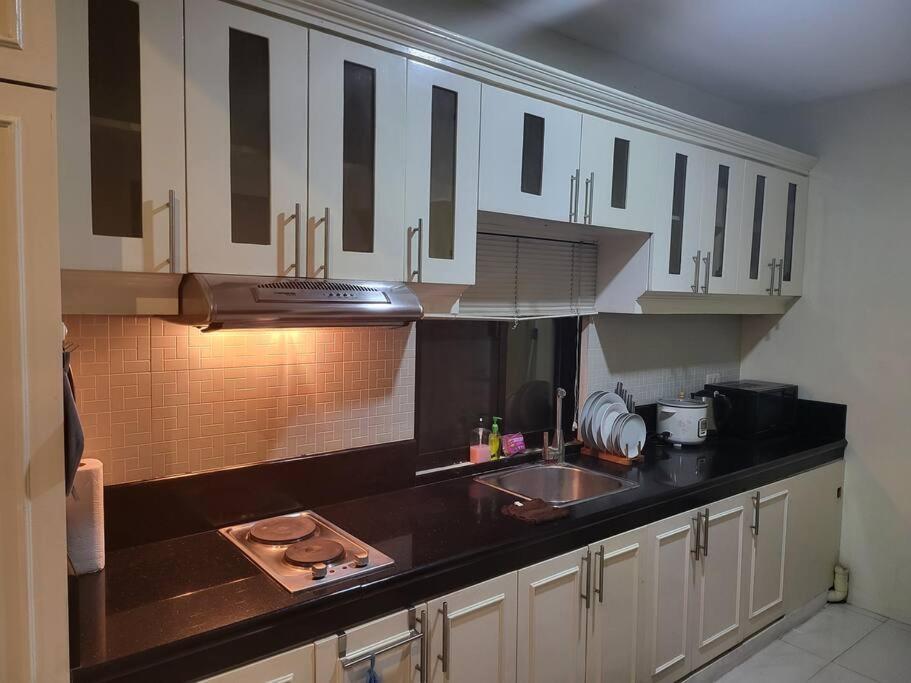 Kandi Resort-Type Spacious 1 Bedroom With Netflix And Free Housekeeping Angeles Exterior photo
